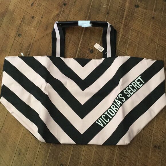 Victoria’s Secret chevron tote - Picture 1 of 3